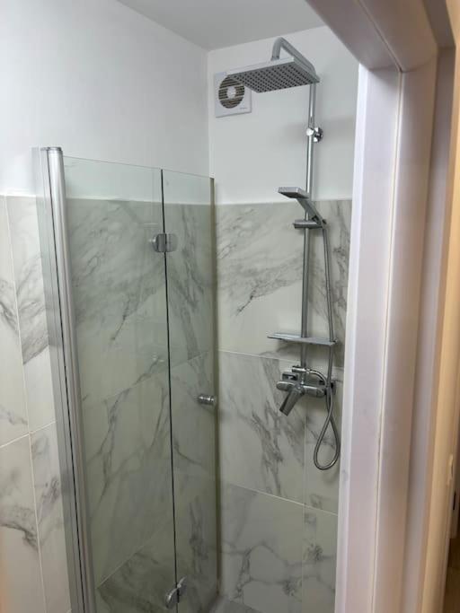 3 Camere Decomandat 부쿠레슈티 외부 사진